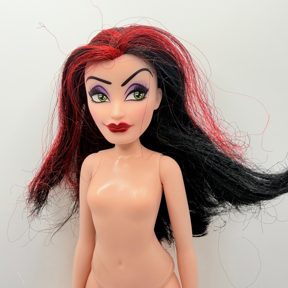 Disney Villains Evil Queen Snow White Red Black Hair Doll F5120 Hasbro Toy